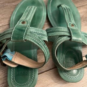 🎉SALE Frye Flat Sandal🎉
